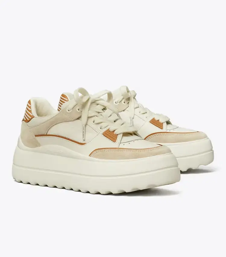 Stage Sneaker
